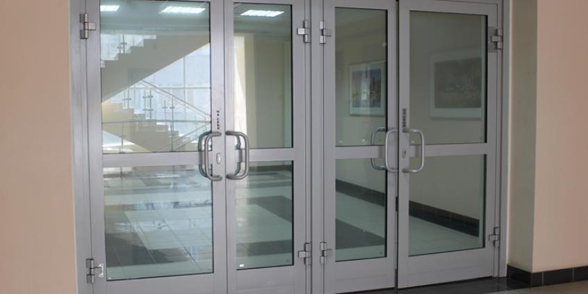 alum-dveri Uși aluminiu Ferestre Termopan MD PRETURI - Usi Ferestre PVC Geamuri Termopane Moldova | Ferestre Salamander Chisinau| Ferestre PVC - Ferestre Steclopachet.